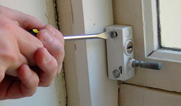 How To Remove One Way Screws