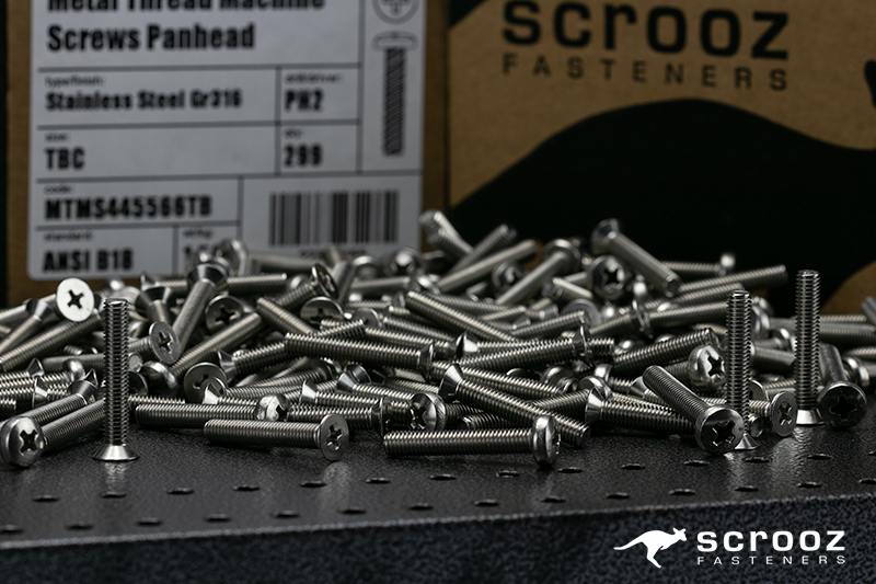 Machine Screws CSK Stainless grouped bunch of screws